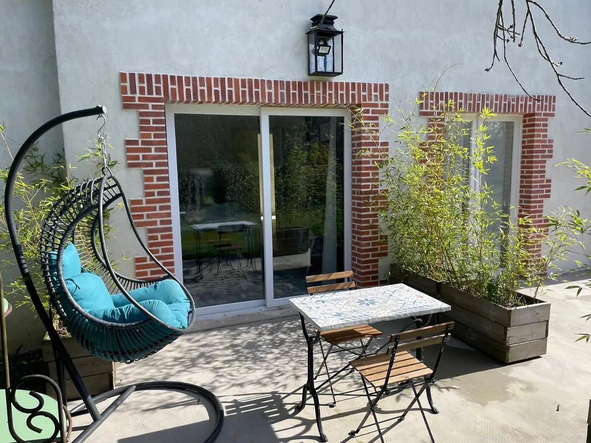 Holiday home Le Moulin De Bury, Maison De Campagne Au Bord De La Riviere A 13 Kms Au Sud De Rennes Chavagne France